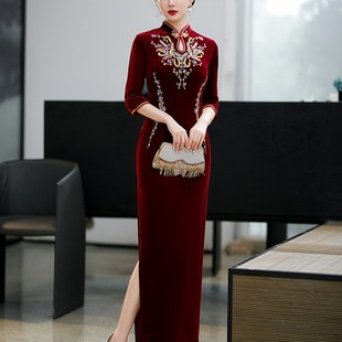新款手工纯钉珠秋冬2024走秀礼仪 旗袍连衣裙长款妈妈装婚宴礼服