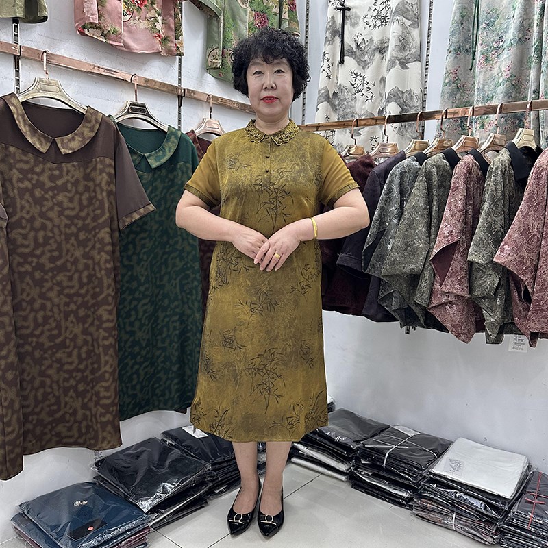 高档中年妈妈夏款真丝缎镂空翻领连衣裙女小个宽松气质中长裙子