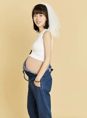 2024孕妇照片写真服装居家拍照衣服牛仔背带裤可爱活泼写真摄影