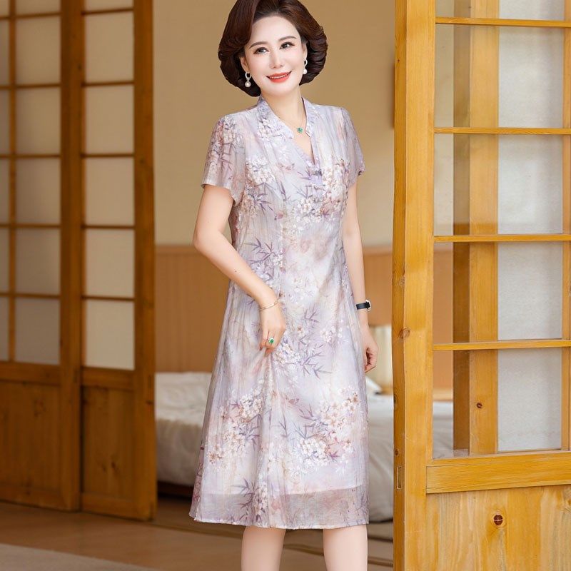 2024新款中年妈妈夏装高贵连衣裙中老年女夏天洋气短袖中长款裙子