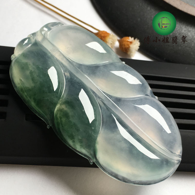 傅小姐翡翠冰飘花金枝玉叶种老水润颜色靓丽