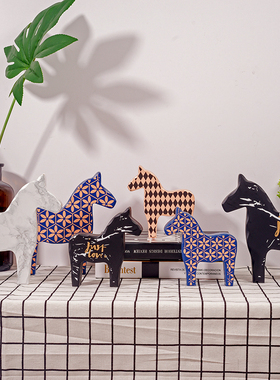 北欧风格卧室客厅玄关电视酒柜装饰品摆件创意小木马家居桌面摆设