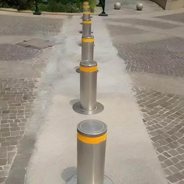 成都柱学校门口升降路障不锈钢自动升降护URK全栏停车防撞场路桩