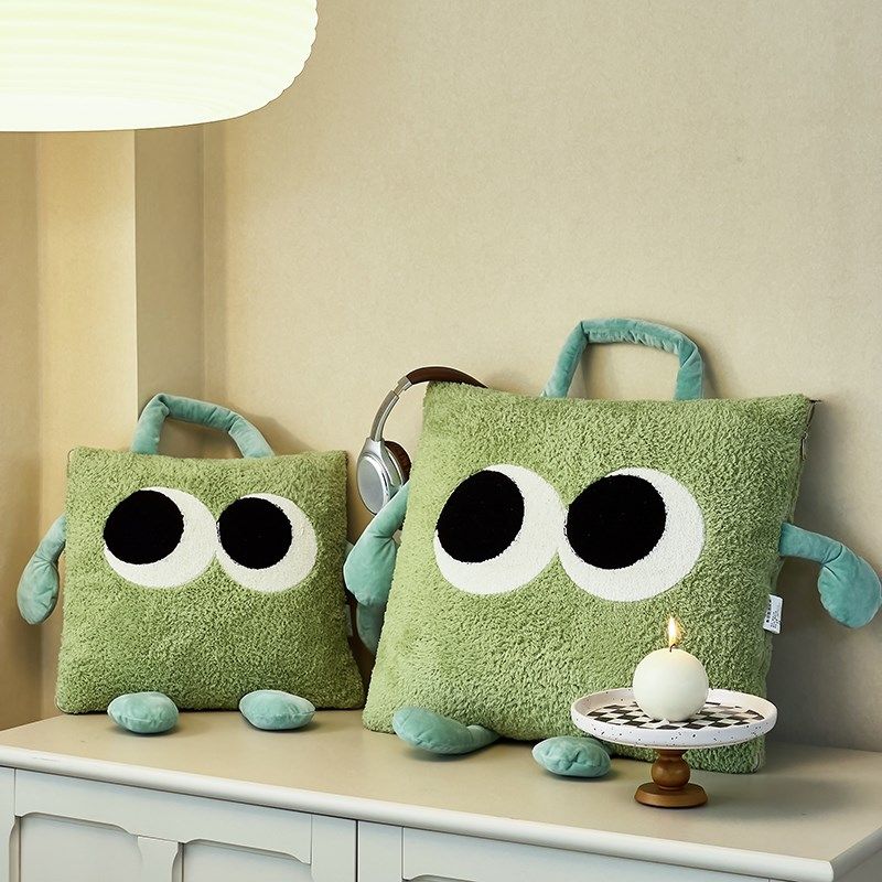 手拎款!加厚加绒大眼仔抱枕被子两用车上枕头被办公室午休盖毯靠,居家布艺,抱枕被,淘宝优惠券,粉丝福利购,淘宝优惠卷