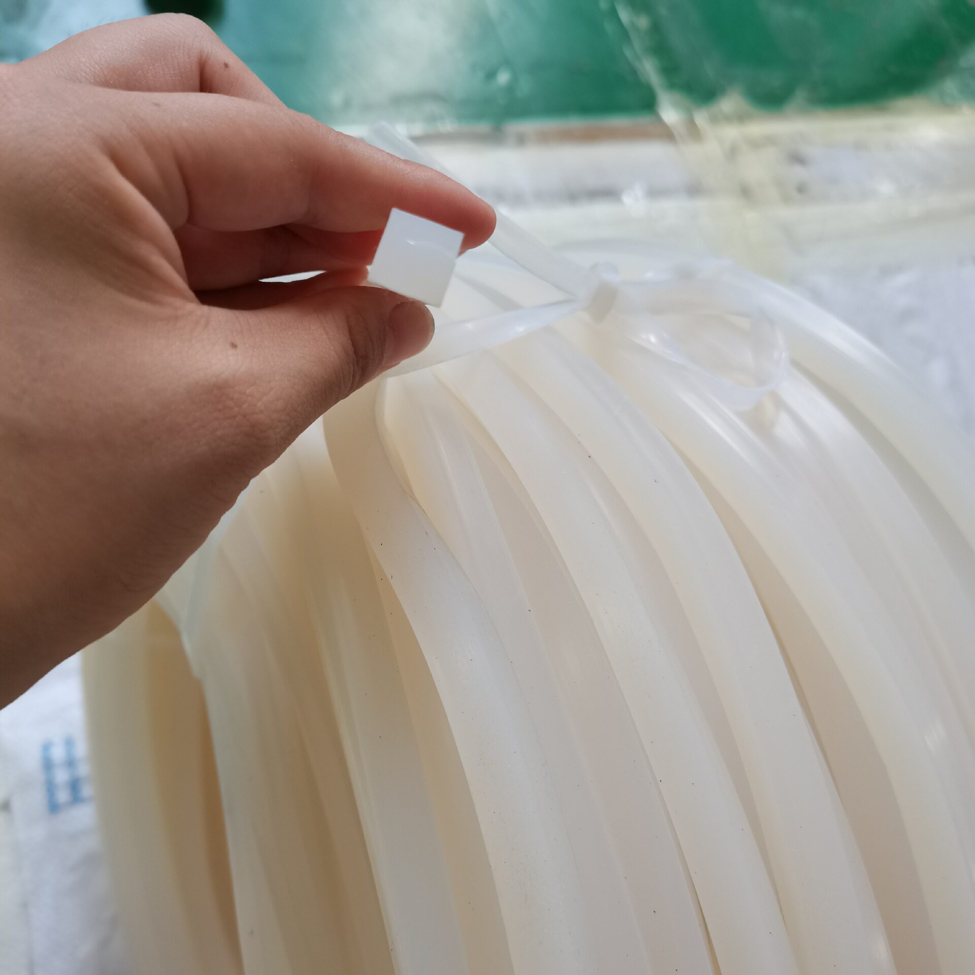 耐高温硅胶实心方条密封条现货