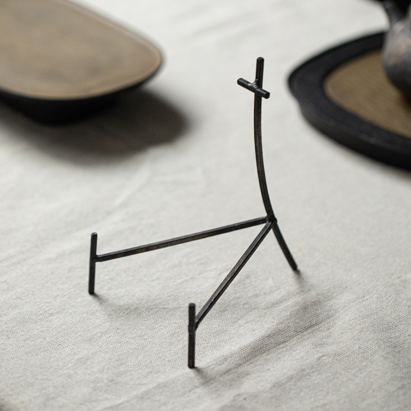 创意艺术铁艺盘架书架餐盘支架 手工铁艺简约陶瓷盘架摆件置物架