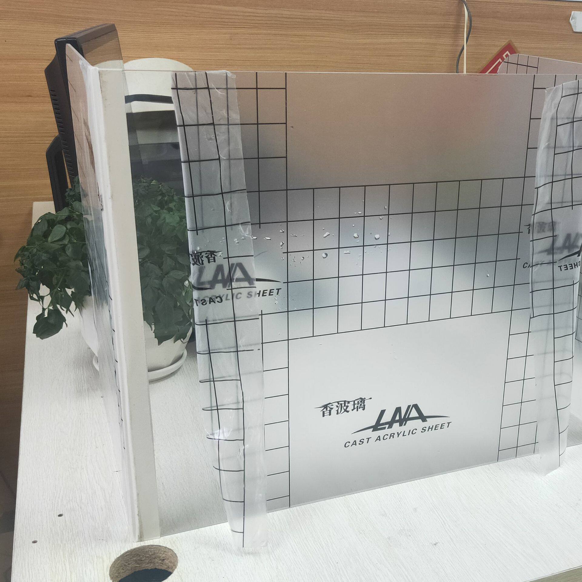 大连防飞沫隔离挡板办公窗口食堂餐桌阻隔板隔断可折叠十字隔板