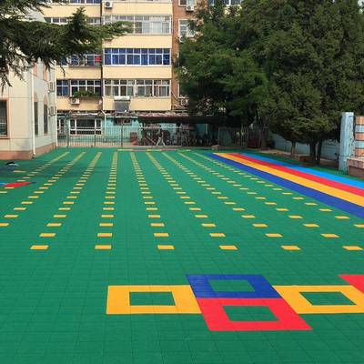 厂家小双地层儿园操场悬浮浮拼装地REN垫篮球场地板拼装幼悬板