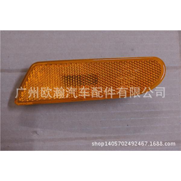 前杠小灯黄前杠灯小角灯小黄灯适用于奔驰220S320S350S280