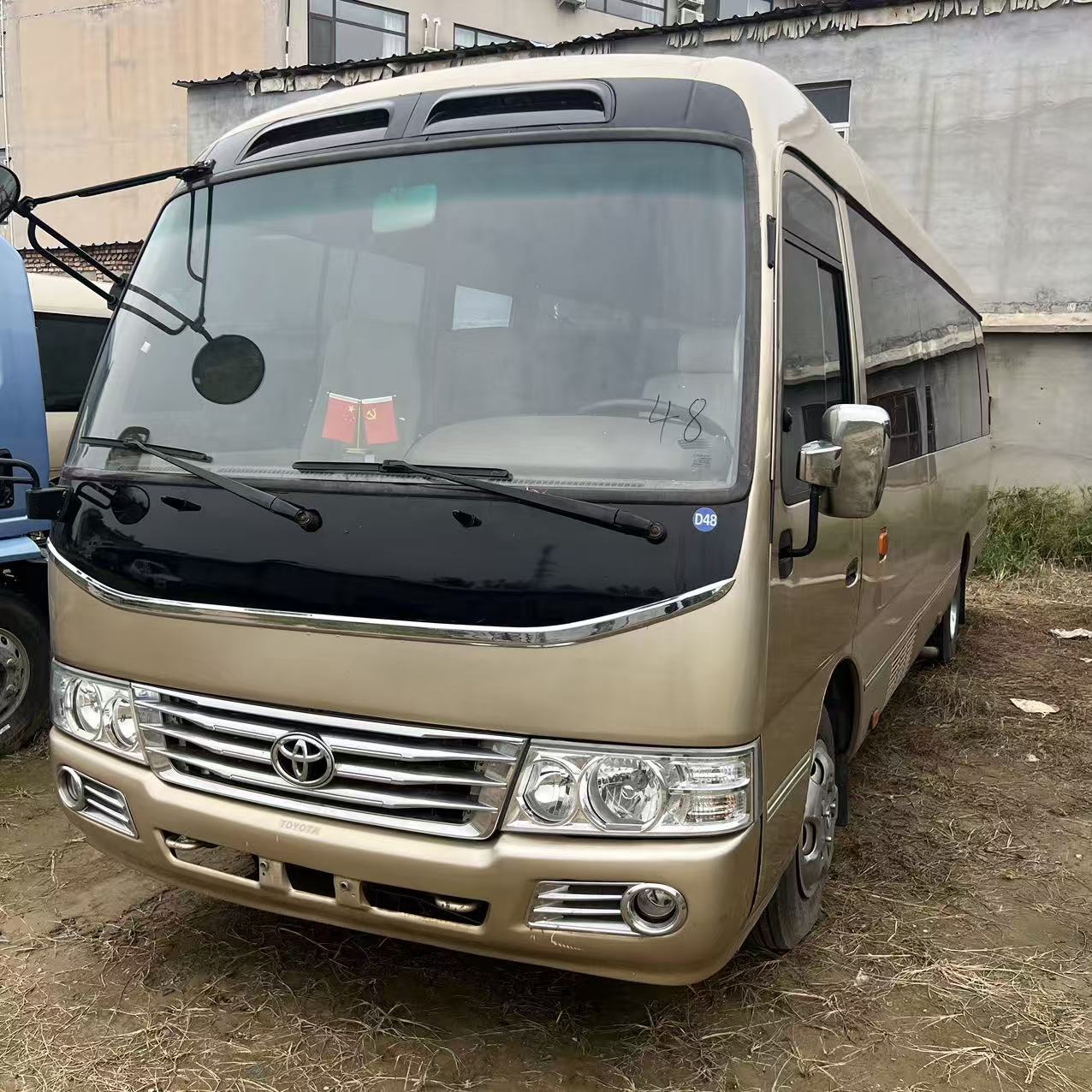 出售考斯特中巴车舒适驾驶室豪华乘坐客舱可调节座椅精品车况