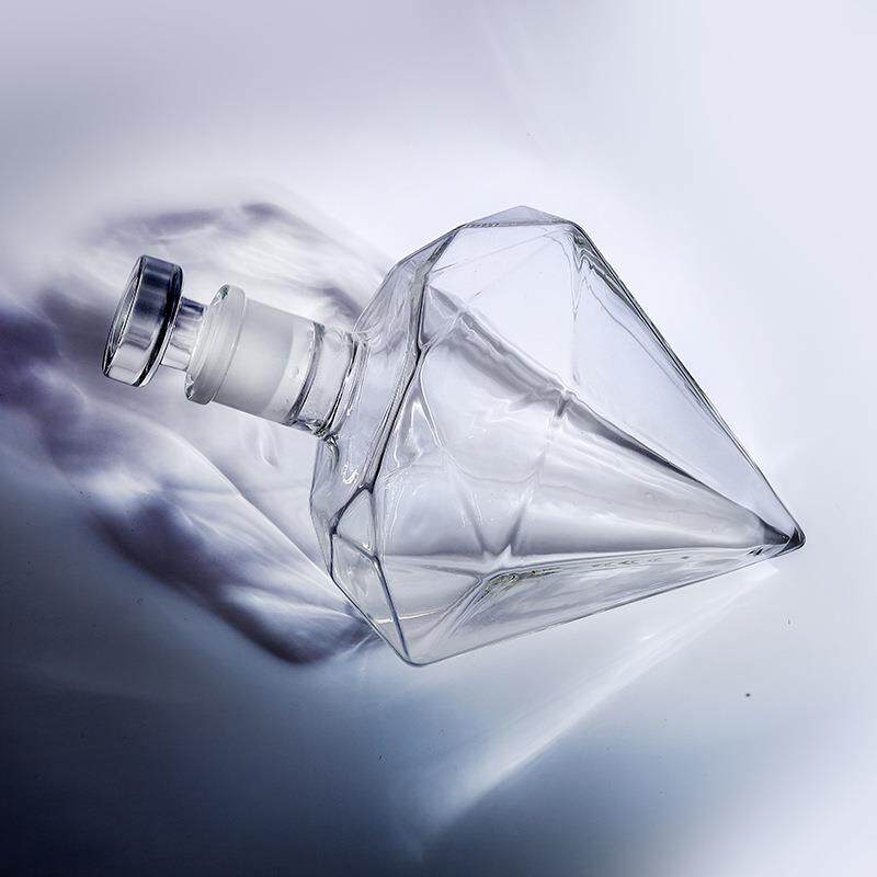 器钻型倒酒酒工艺造型玻璃白瓶钻酒型CJQ-066伏特加盛器