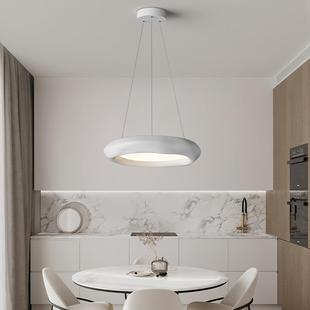 餐厅吊灯设计师网红奶油风餐桌灯现代简约全光谱护眼饭厅吧台灯