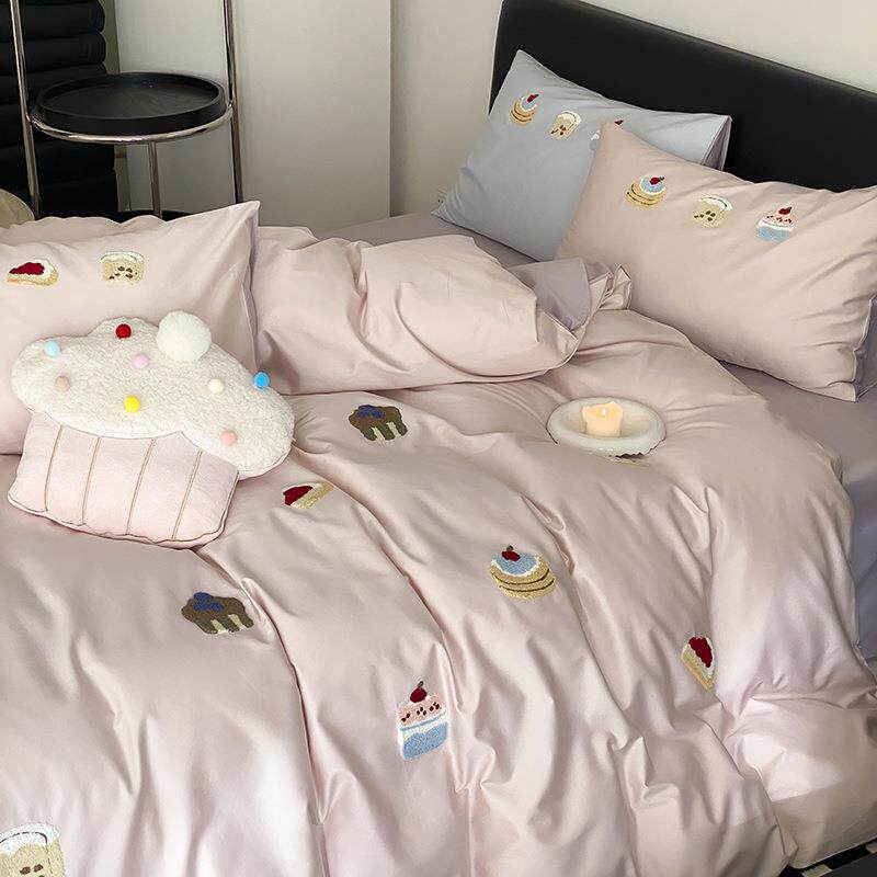 100S贡缎全棉四件套简约粉色系少女卡通毛巾绣可爱长绒棉纯棉床品