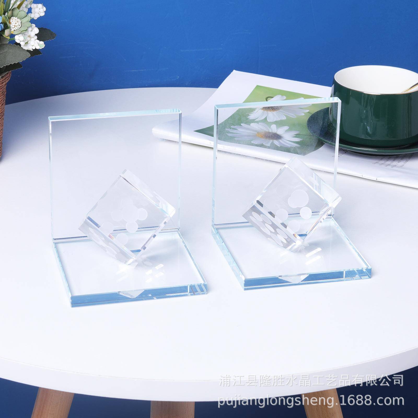 现代简约风格装饰家居客厅软装5cm方体水晶玻璃筛子透明书档书靠
