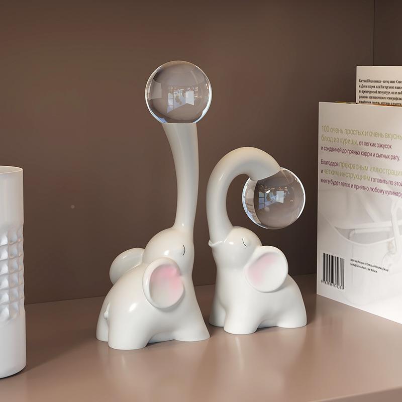 代简约水装大象酒柜客厅新款摆件电视柜现晶办公UAA室台面饰品