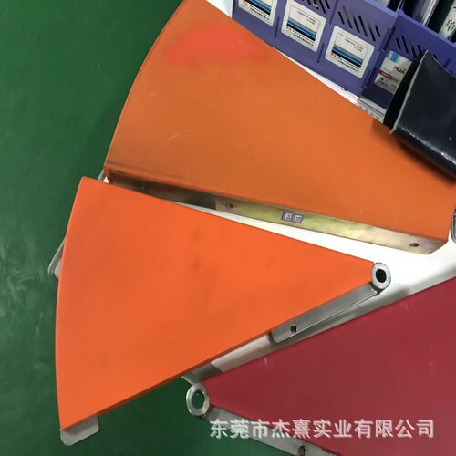 PU发泡自结皮聚氨酯保温内衬
