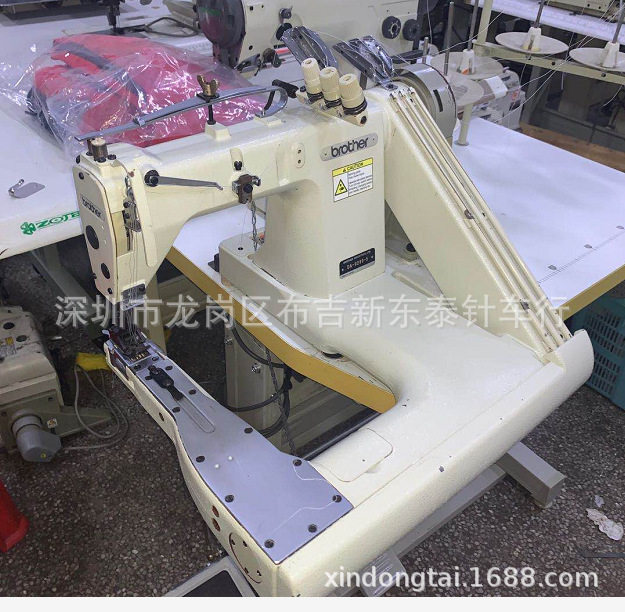 兄弟牌1261双针臂环合缝埋夹机