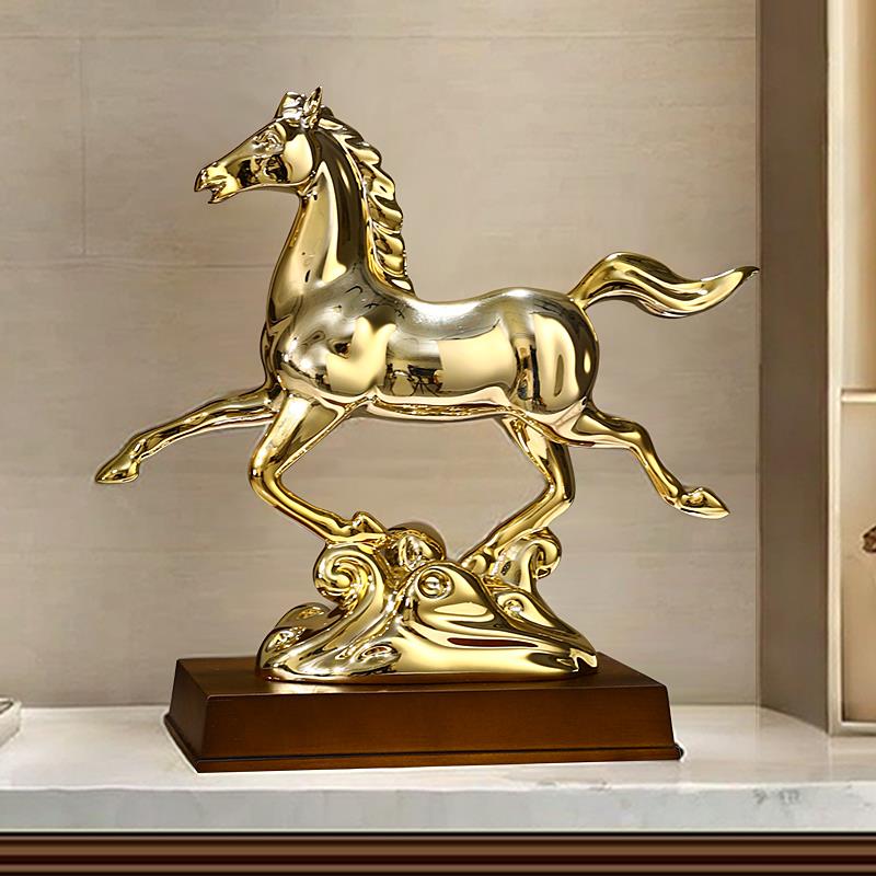 腾马轻奢高CS-1036办公室桌面马飞摆档件书客厅乔迁开业礼物酒柜