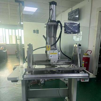 、打九脑孔电样机圆孔坐垫机器、688花工业缝纫机电脑针车