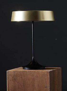 8现代LED三色板变光铁艺台酒店样房客V厅卧室灯书房床头F759STS8