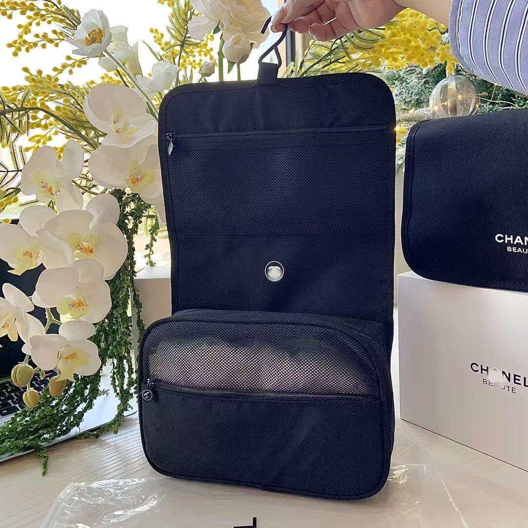 柜满额赠礼新款洗漱包精致大容量出行便捷手拿美妆防水化妆收纳包