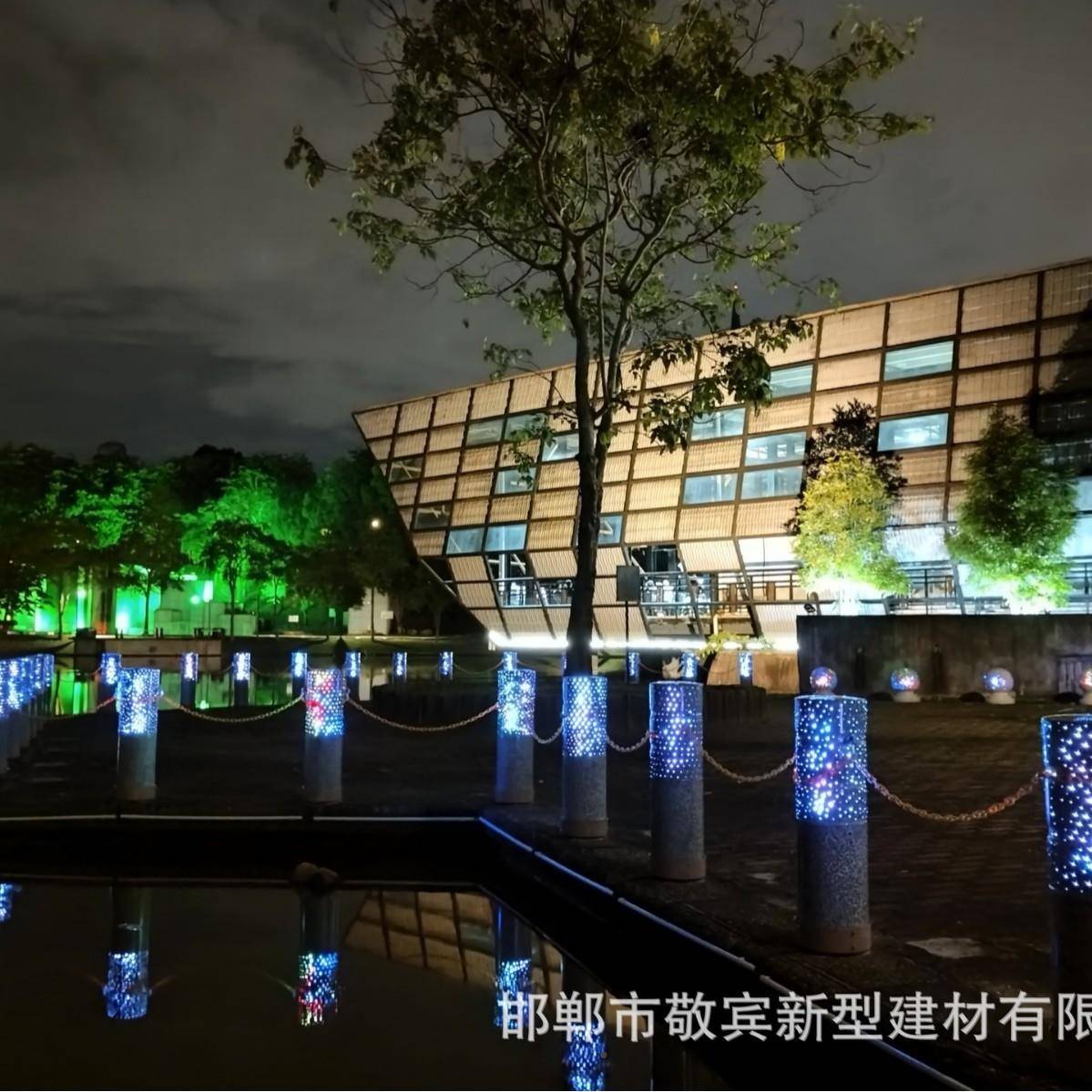 发光挡KBQ车柱城市亮化市政建设发光太阳能石发材挡光车子柱厂家