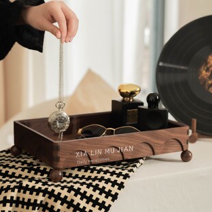 入门玄关钥匙置物架高级感落地进门口鞋柜上方放香水收纳托盘实木