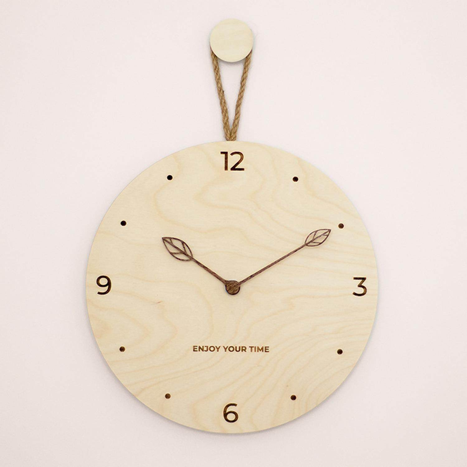 北欧简约木制麻绳挂钟创意高级感日式原木钟表客厅书房墙面装饰品
