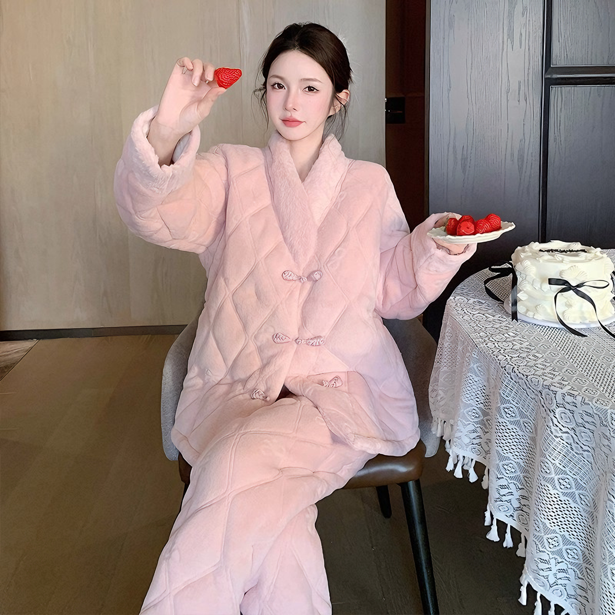 熊拾玖2025新款睡衣女冬季三层夹棉加绒加厚国风珊瑚绒外穿家居服