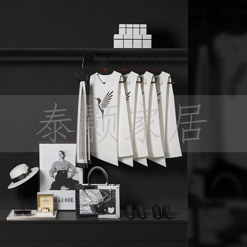 现代极简风样板房毛毡假衣服衣帽间软装饰品组合简约衣柜衣橱摆件