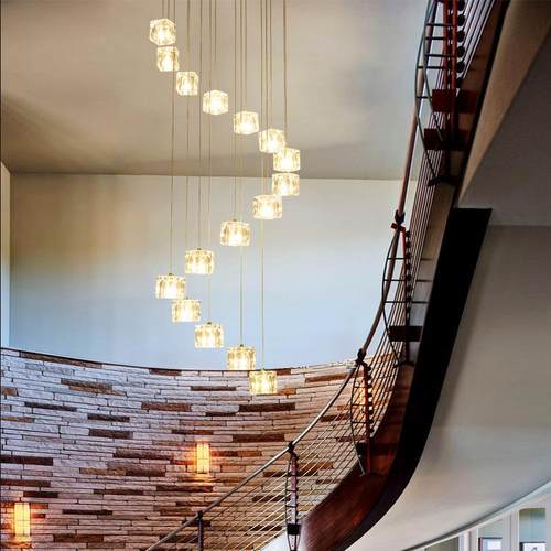 复式旋转楼梯水晶吊灯洋房别墅三层轻奢楼中楼楼梯设计师创意吊灯