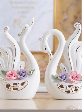 陶瓷天鹅摆件客厅装饰品花瓶酒柜电视柜工艺品结婚礼物创意办公室