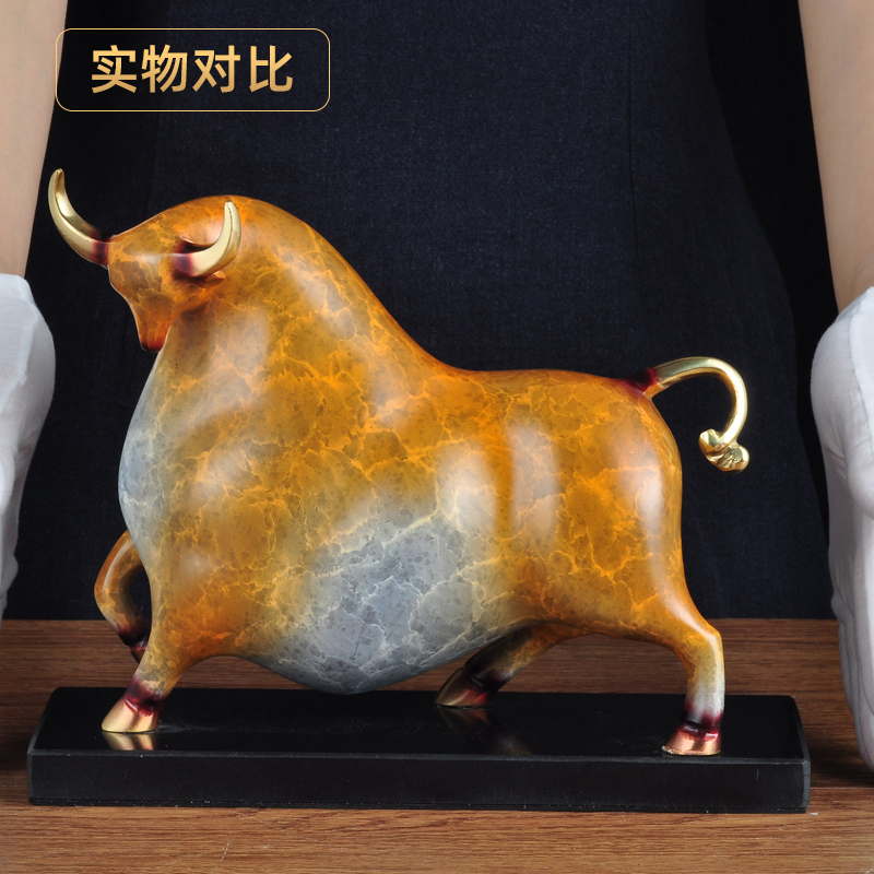 彩铜牛摆件招财牛气冲天家居客厅装饰品办公室牛摆设商务开业礼品