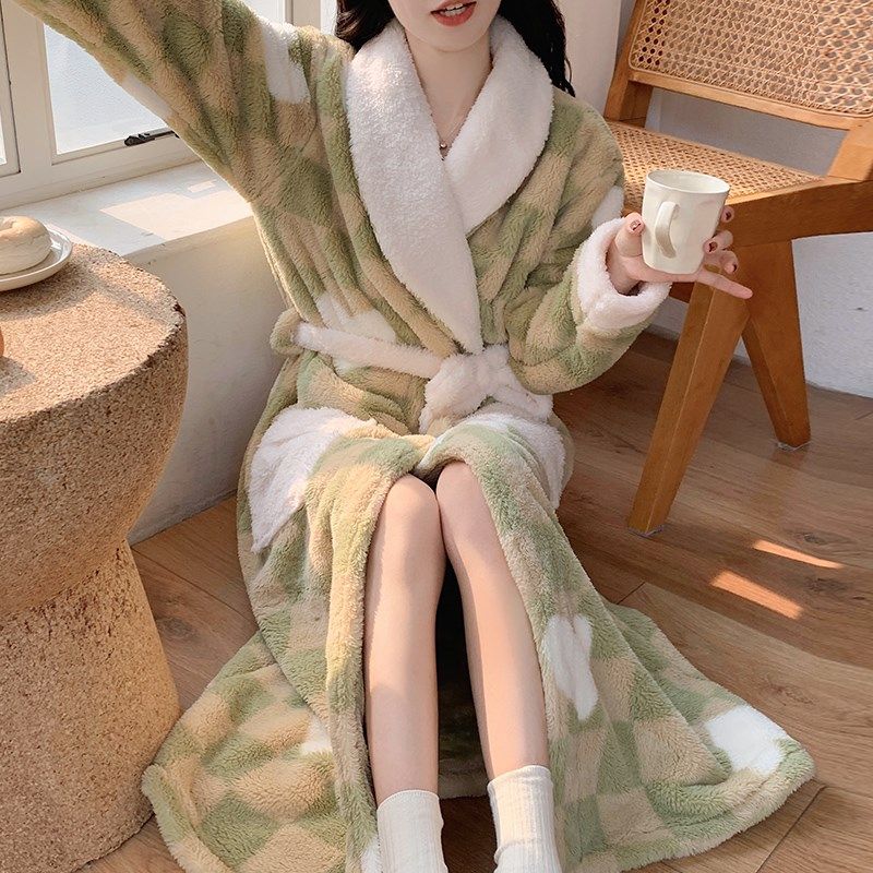 珊瑚绒睡衣女春秋冬季加厚睡袍浴袍保暖可爱长款法兰绒家居服爱心