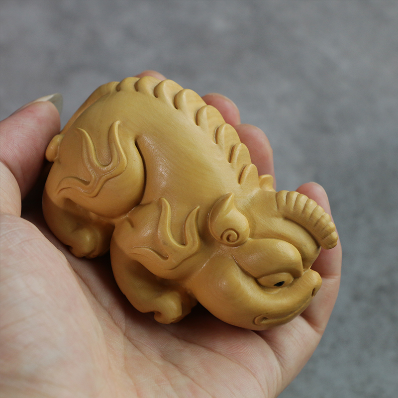 小叶黄杨木雕刻独角貔貅手把件把玩实木新中式饰品手工艺礼品神兽