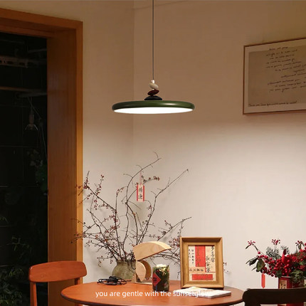 法式中古风餐厅灯网红奶油M豆吊灯饭厅飞盘设计师吧台餐桌飞碟灯