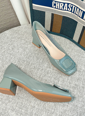 浅蓝色方扣高跟鞋女粗跟2023年新款夏季黑色方头浅口软皮单鞋