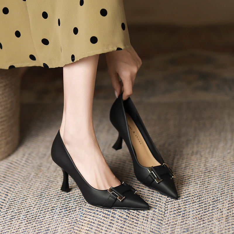 气质黑色高跟鞋女细跟2022年秋冬新款尖头浅口小众金属扣低跟单鞋,女鞋,浅口单鞋,淘宝优惠券,粉丝福利购,淘宝优惠卷