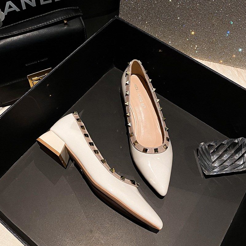 夏季法式尖头中粗跟低跟单鞋女2024年新款柳钉中跟大码女鞋41-43,女鞋,浅口单鞋,淘宝优惠券,粉丝福利购,淘宝优惠卷