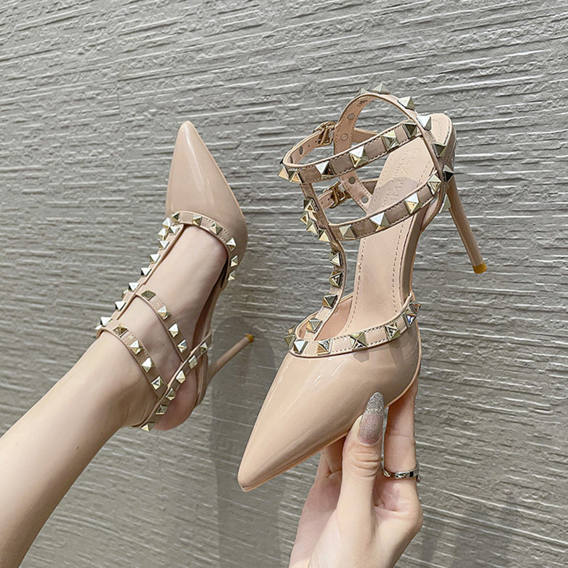 2025夏季新款裸色包头铆钉尖头设计感小众气质铆钉高跟凉鞋女细跟,女鞋,时装凉鞋,淘宝优惠券,粉丝福利购,淘宝优惠卷