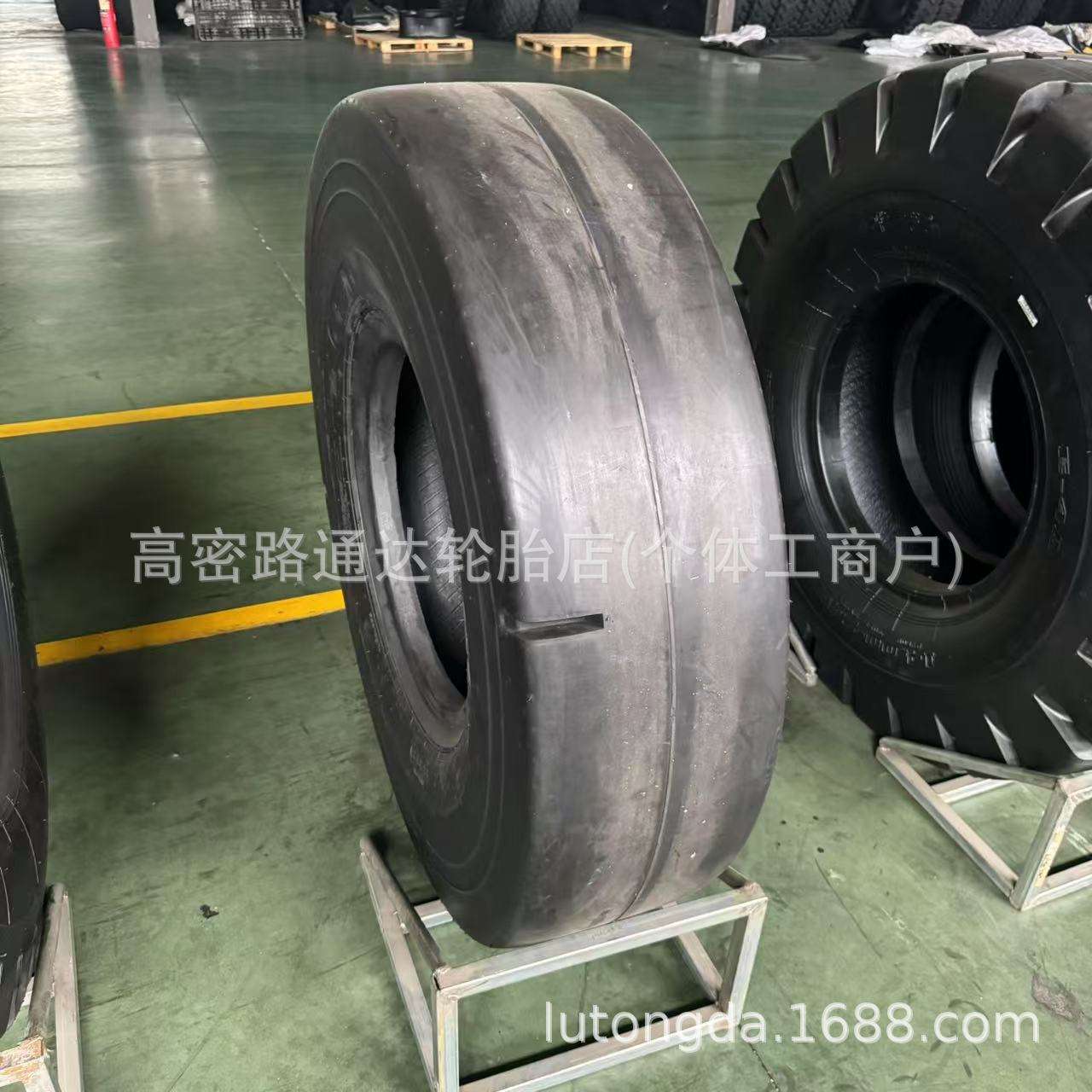 矿用铲运机光面轮胎14.00-24 L-5S工程轮胎1400-24