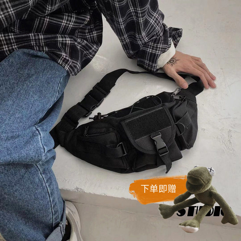 滑板街头男帆布多口袋胸包暗黑机能风工装斜挎包大容量后背侧挎包