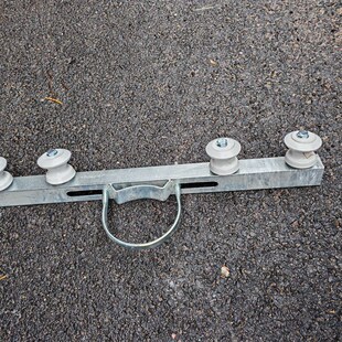 电线杆横担热镀锌抱箍支架户外电杆墙壁电网拉线厂房三相电接线柱