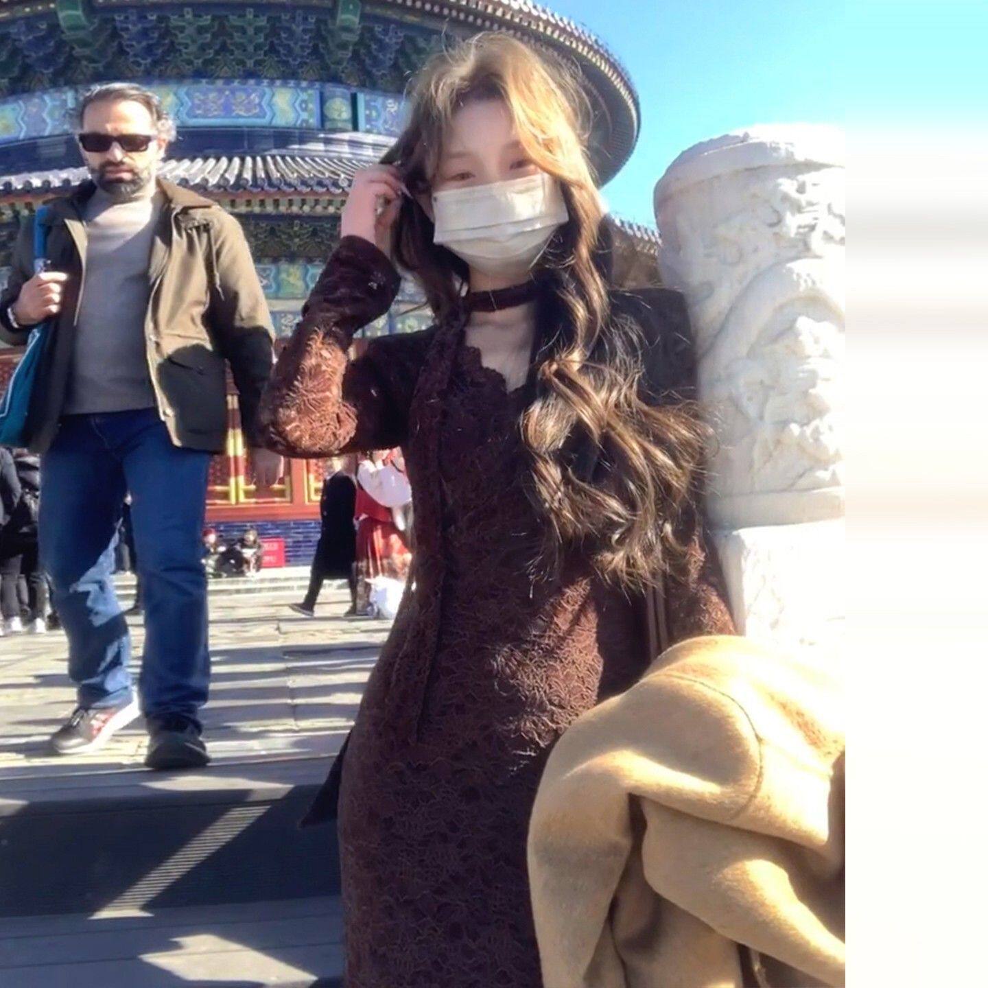 已出货法式纯欲风蕾丝连衣裙女秋冬季新款修身收腰性感辣妹包臀