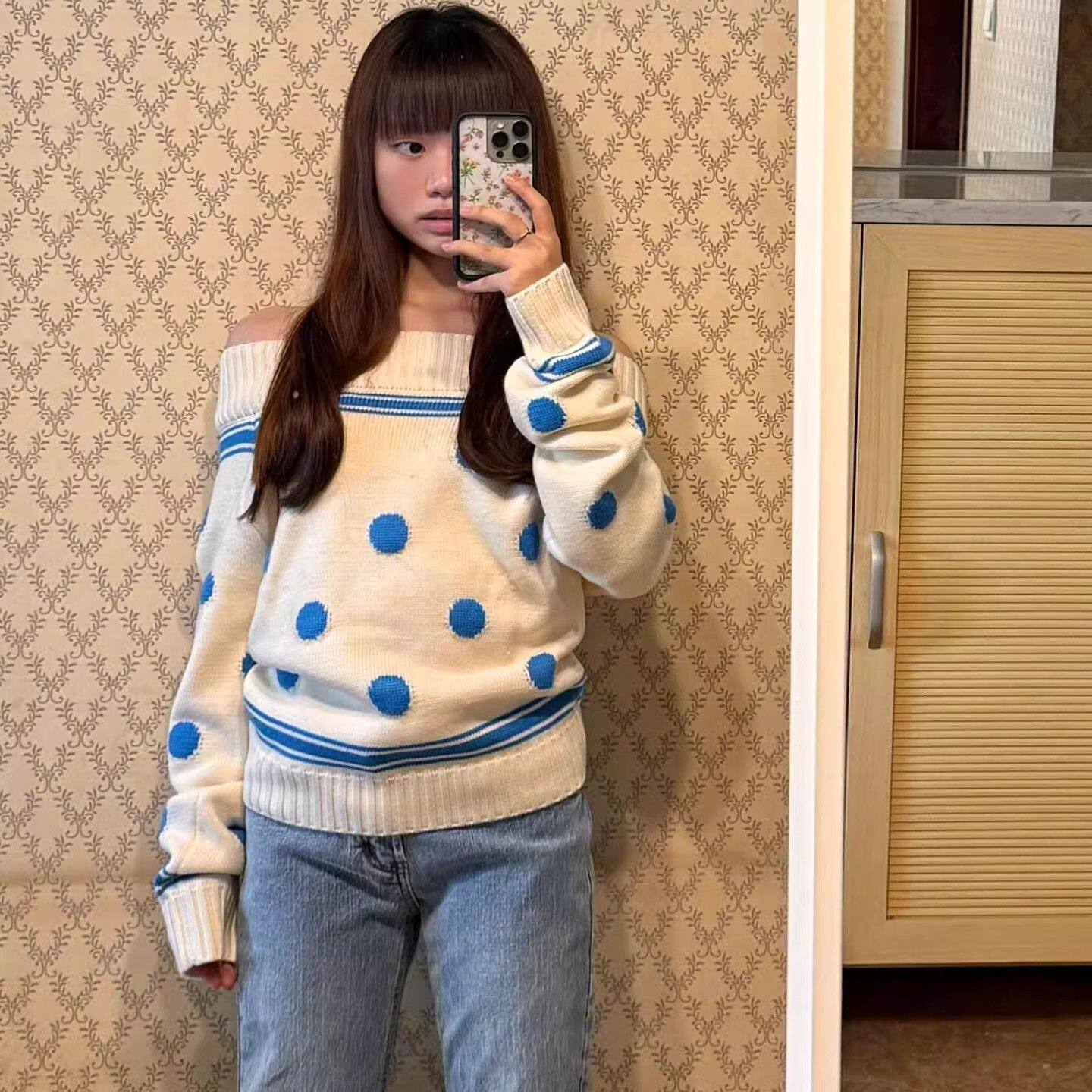 已出货韩系复古撞色波点套头毛衣女秋冬外穿宽松慵懒高级感一字肩