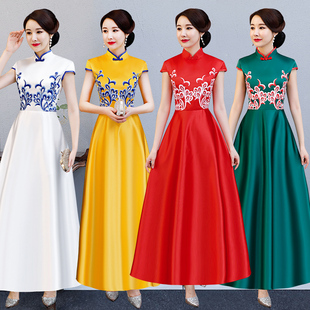 长款礼仪旗袍2025迎宾小姐服青花瓷开业颁奖大合唱舞台走秀演出服