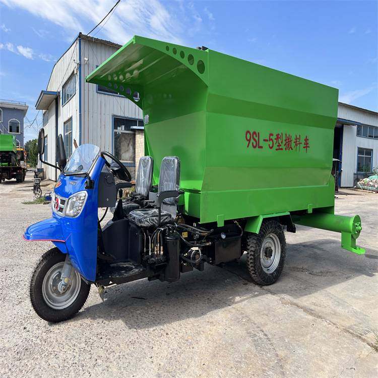 耗牛喂料车5方五征底盘牛羊饲喂三轮抛草车自走式tmr柴油投料车,玩具/童车/益智/积木/模型,垂直悬浮玩具,淘宝优惠券,粉丝福利购,淘宝优惠卷