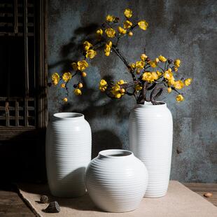欧花瓶满天星白色用瓷小花器陶干家北花欧式简约客厅插螺纹白花装