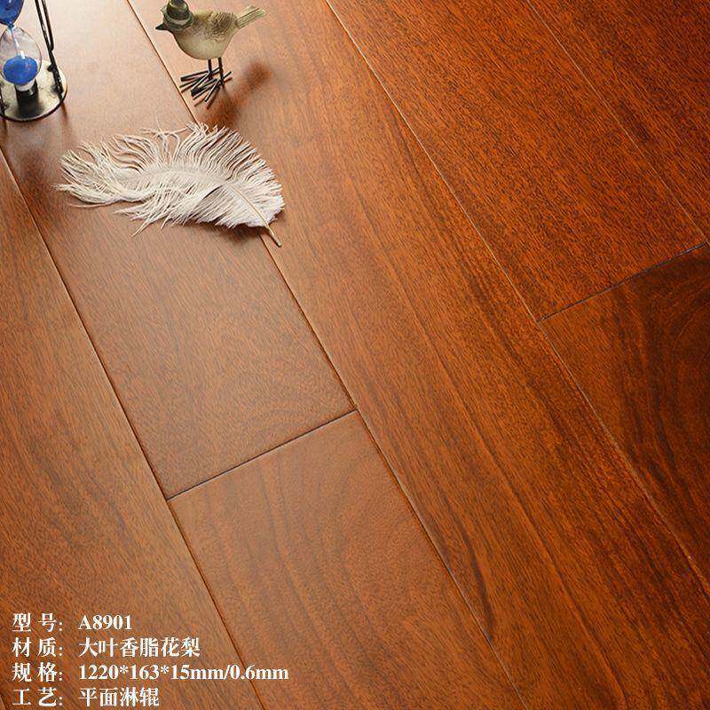 木皮橡E0环保木原木本色地三层多层实木复合木XVK级板地暖专用厂