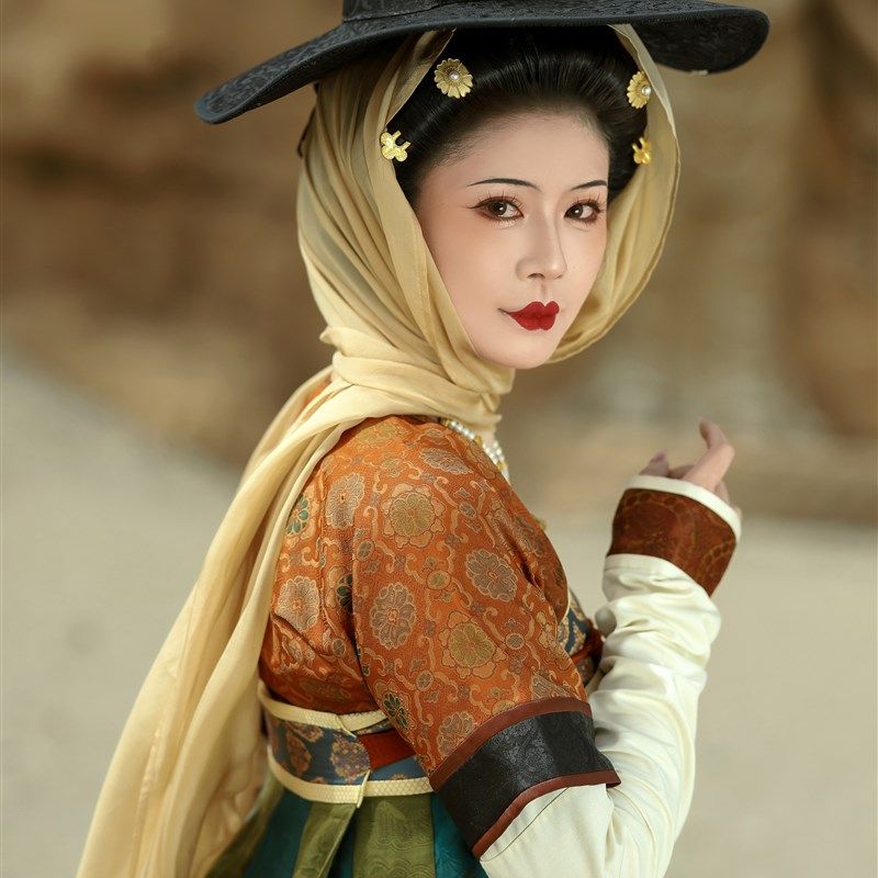 襦一坊安阳赋 唐团花坦领褙子香云纱齐胸20破交窬裙汉服女